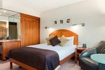 Premier Inn Premier Inn Heathrow Airport Terminal 4 Stanwell Eksteriør billede
